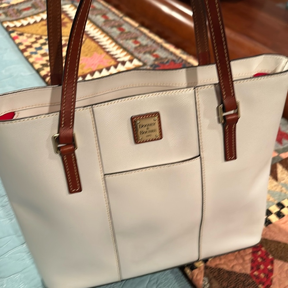 Dooney & Bourke Tote